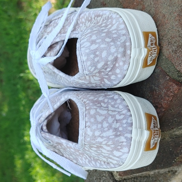 Vans Unisex Canvas Sneaker Size 5.5 (535) - Picture 5 of 10